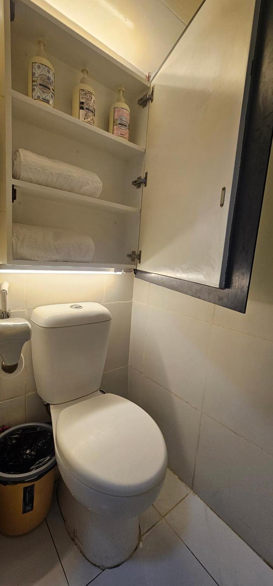 Laidback Cavern At Alabang Aparthotel *